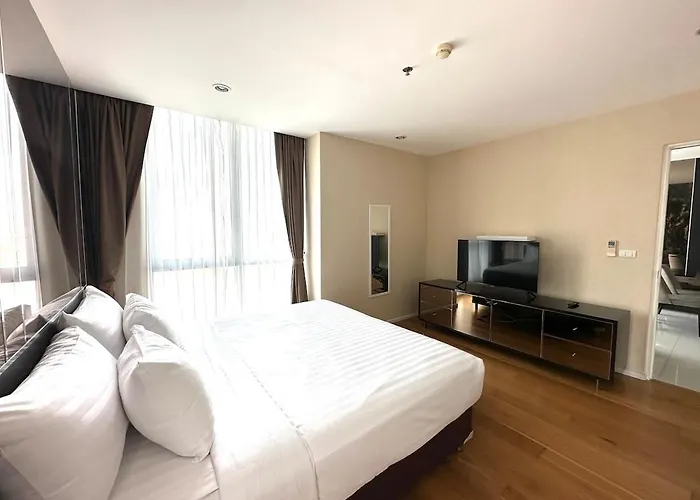 Spacious Luxury Serviced Apartment Bangkok